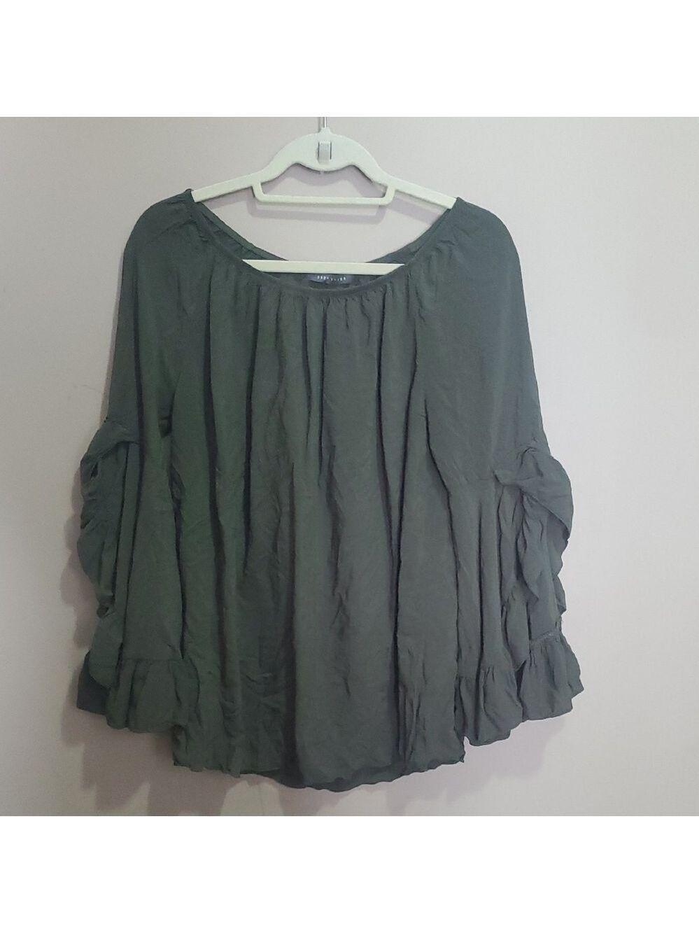 Suzy Shier Dark Green Blouse with Ruffle Sleeves Side Medium